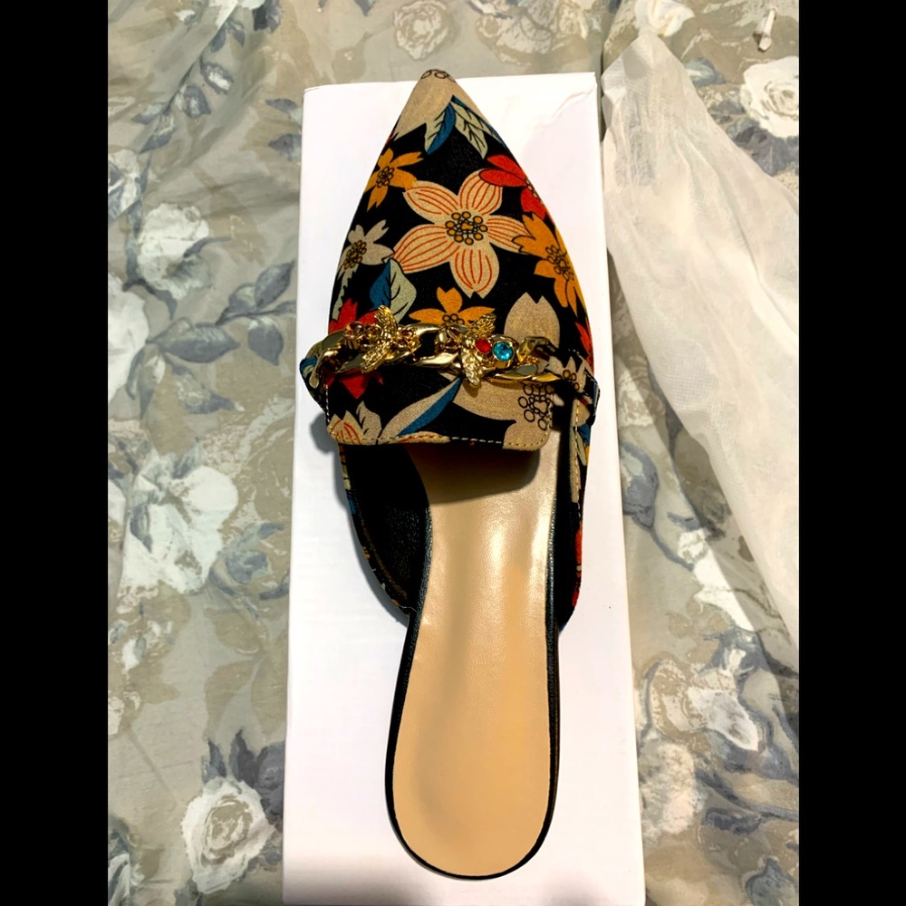 Metal Bee Decor Floral Flat Mules